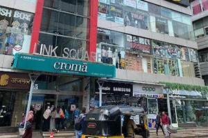 Link Square Mall - Bandra West, Mumbai