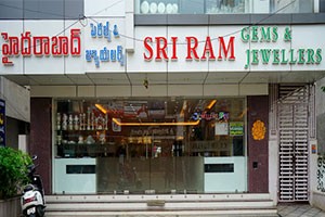 Hyderabad Pearls & Jewellers - Temple Street, Kakinada