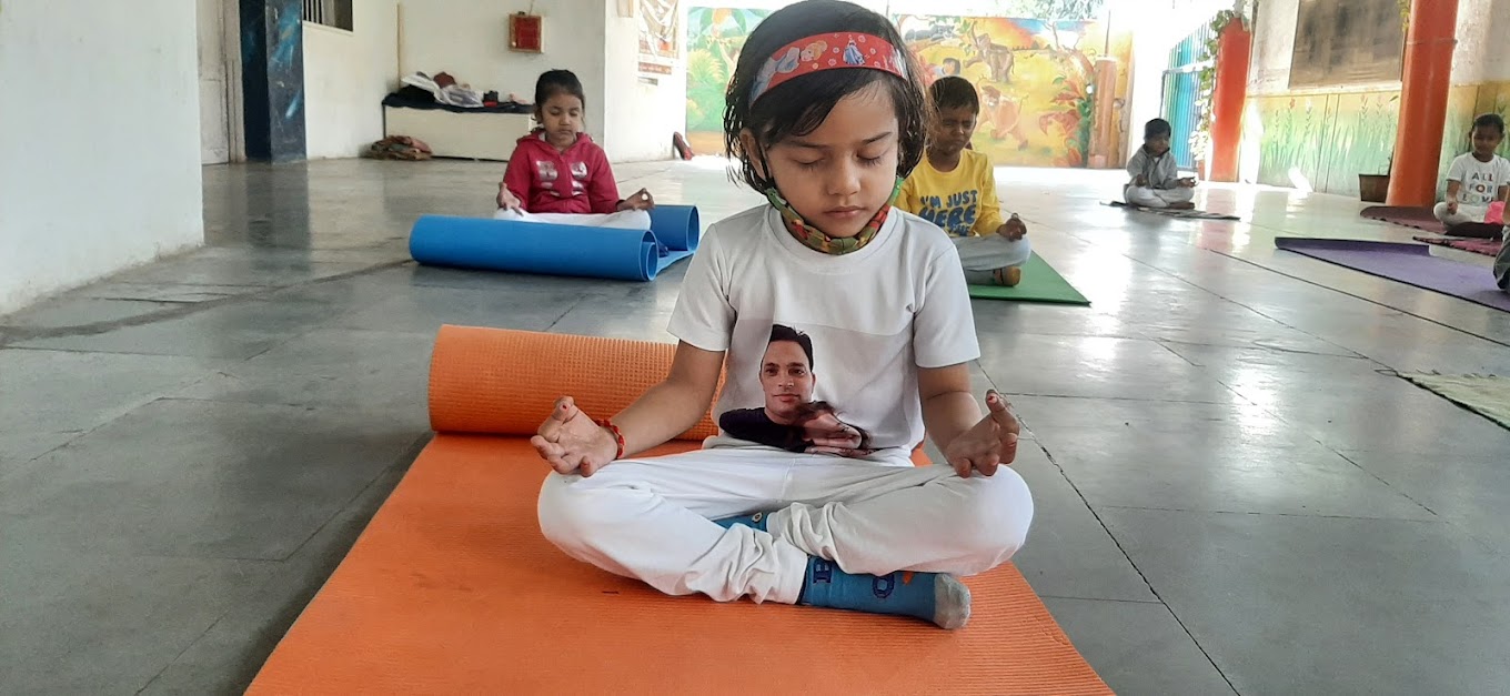 Kidzee Preschool - Chala, Vapi