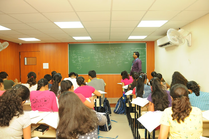 Aakash Institute - Thaltej, Ahmedabad