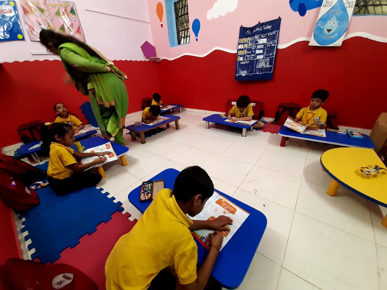 Kidzee Preschool - Chala, Vapi