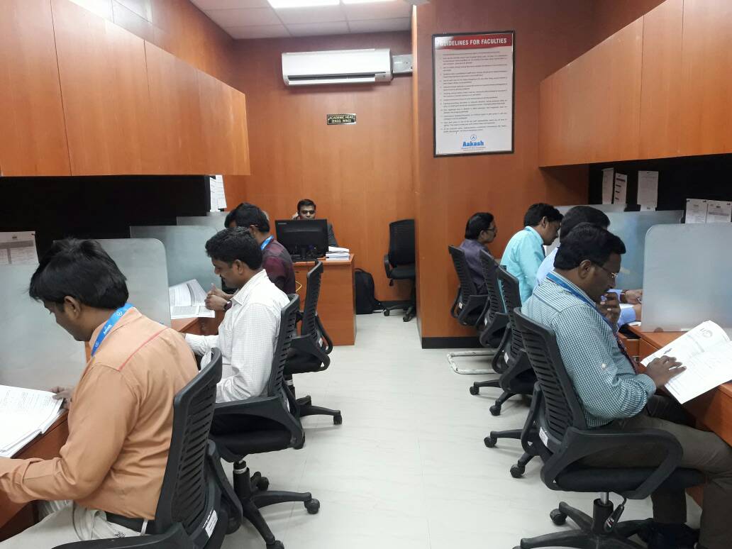 Aakash Institute - Gandhi Nagar, Kurnool